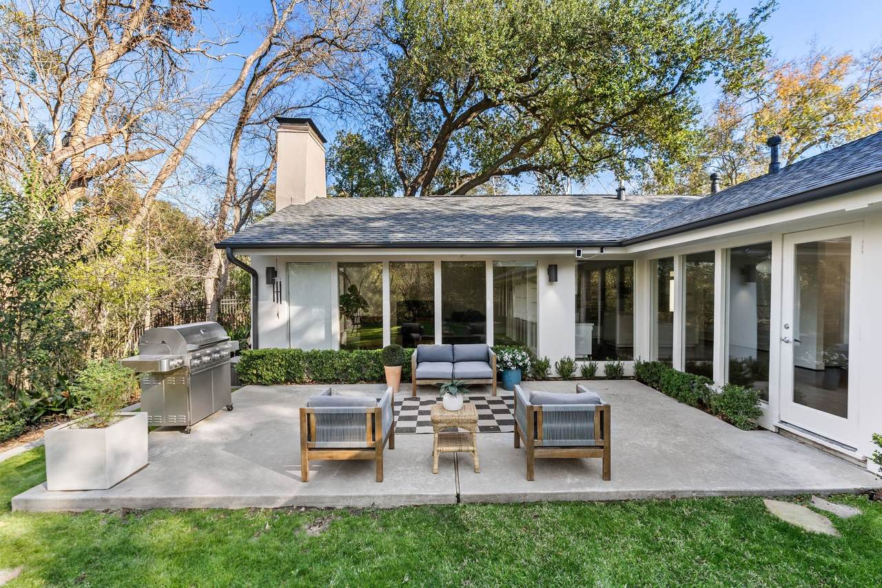 7702 Woodway Drive - Photo 1