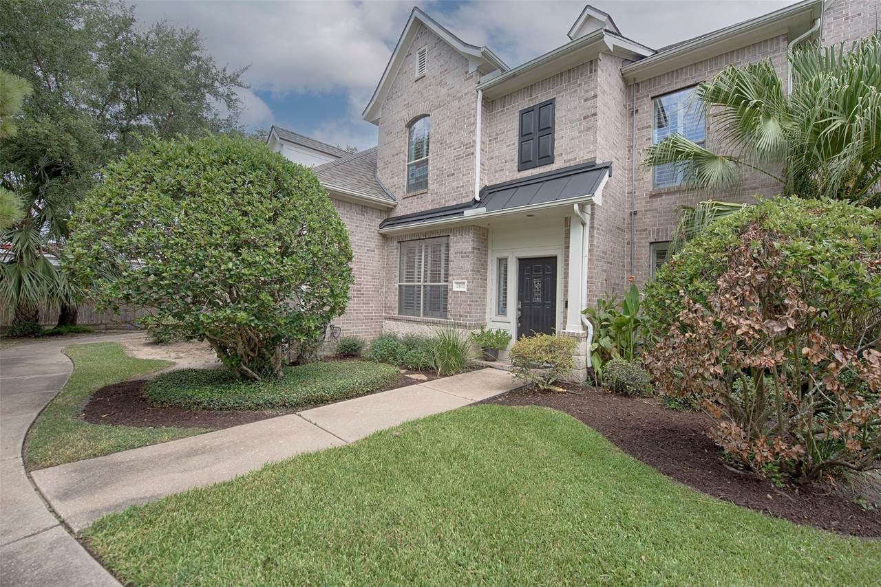 2402 Clippers Square - Photo 1