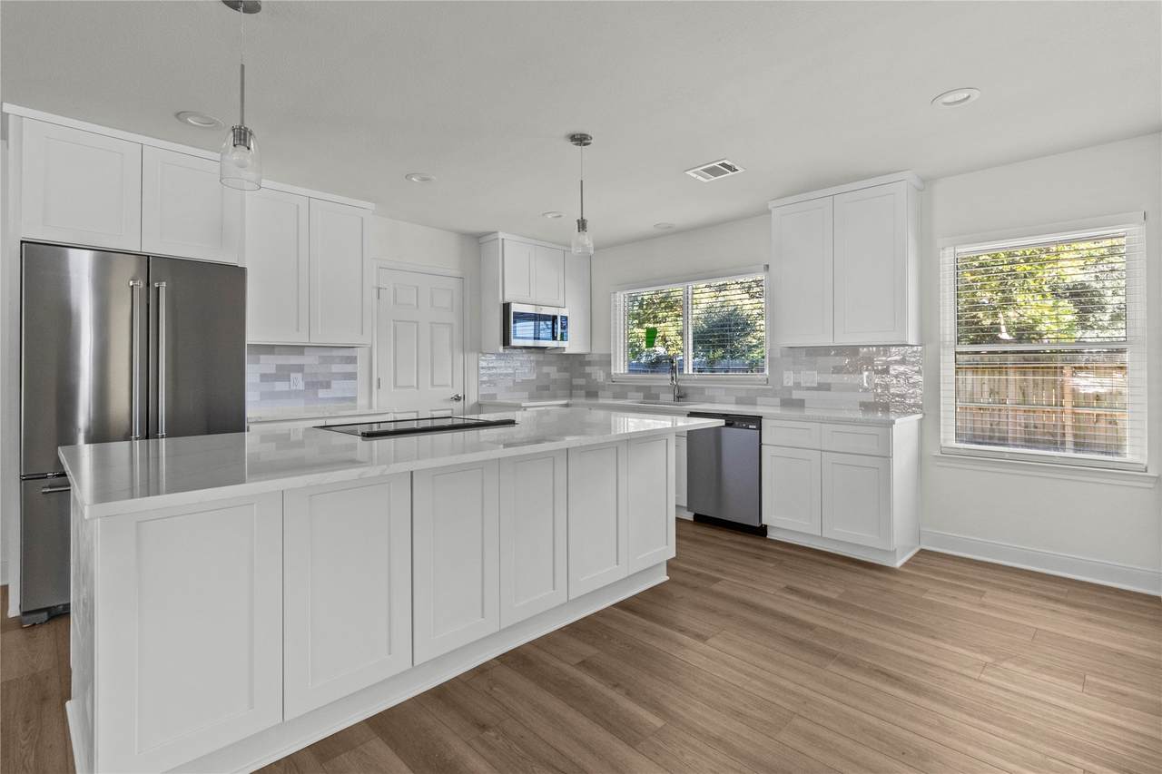 2201 Meadow Lane - Photo 1