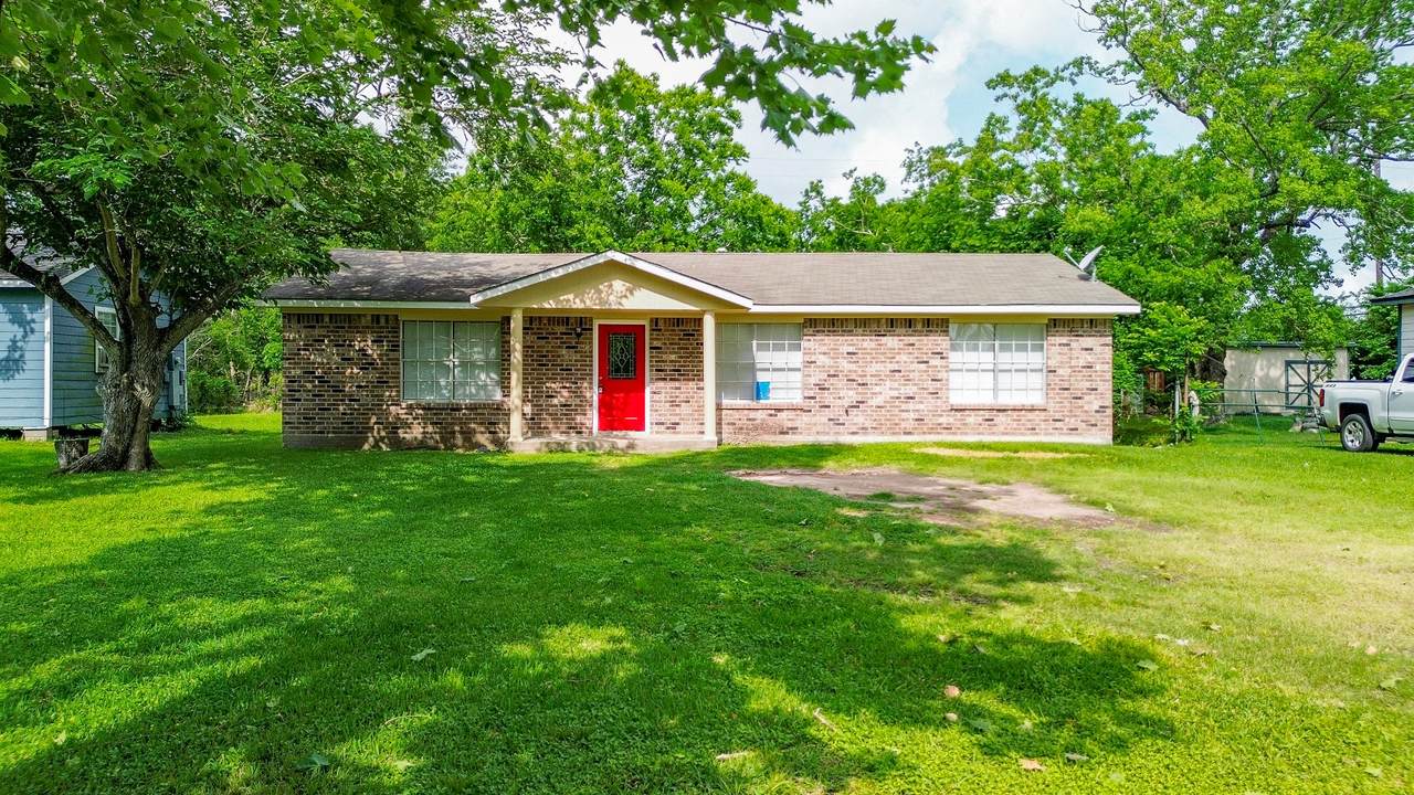 3210 Ridgefield Road - Photo 1