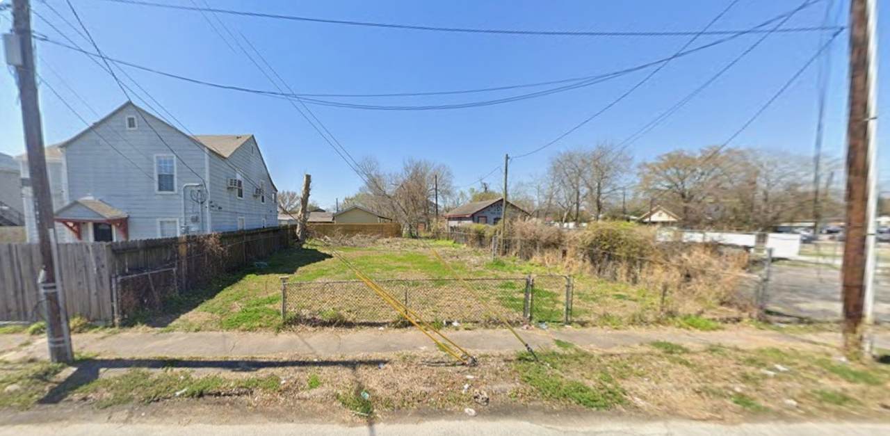 3514 Sampson Street - Photo 1
