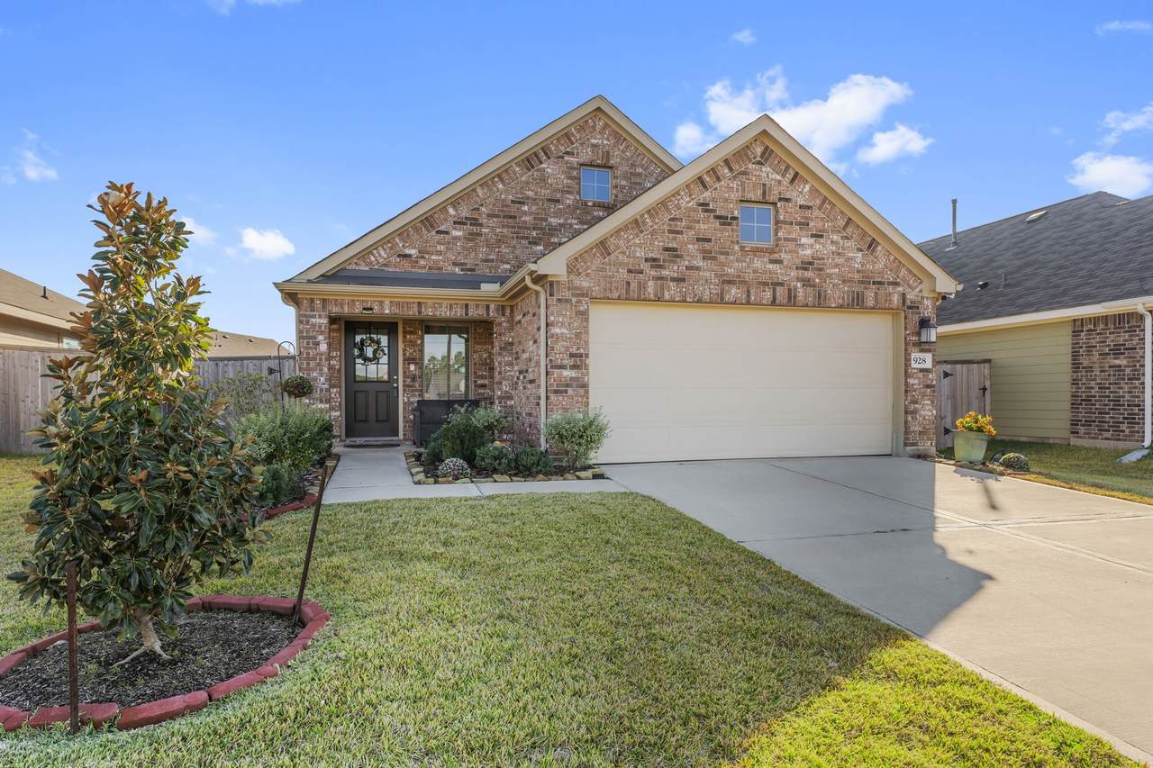 928 Gentle Moss Drive - Photo 1