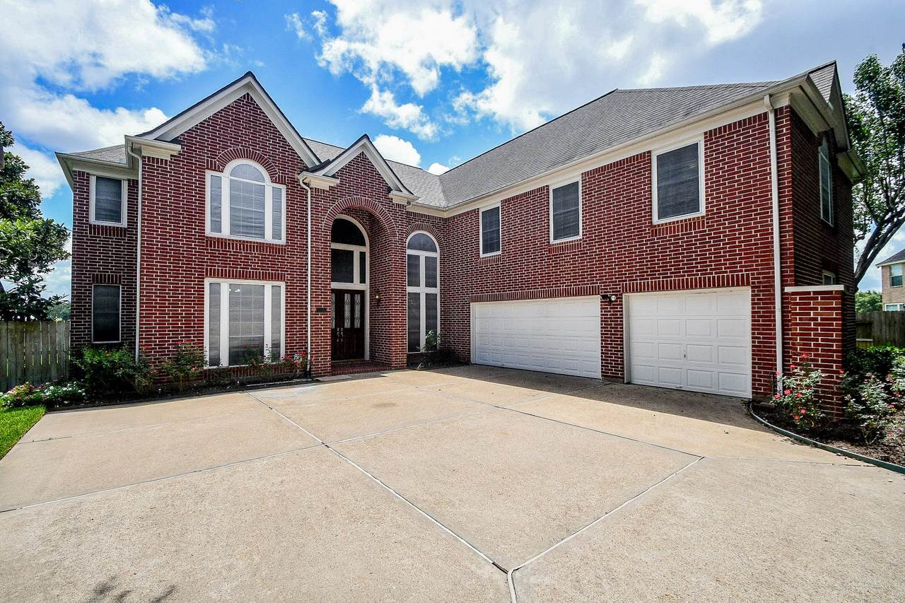 4202 Lakewood Court - Photo 1