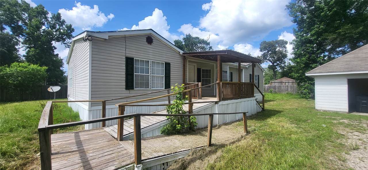 16711 Lake Circle - Photo 1
