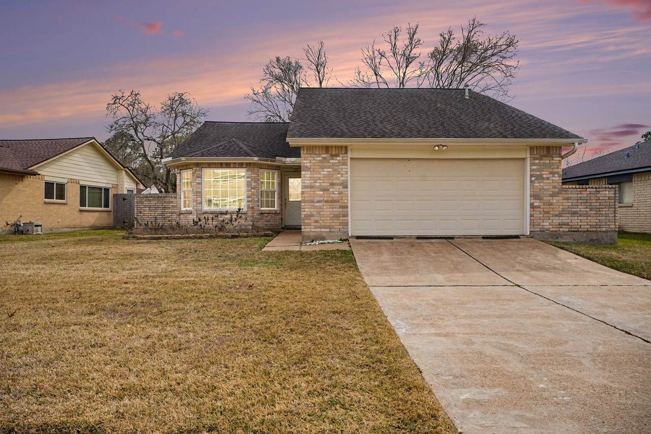 454 Lost Rock Drive - Photo 1