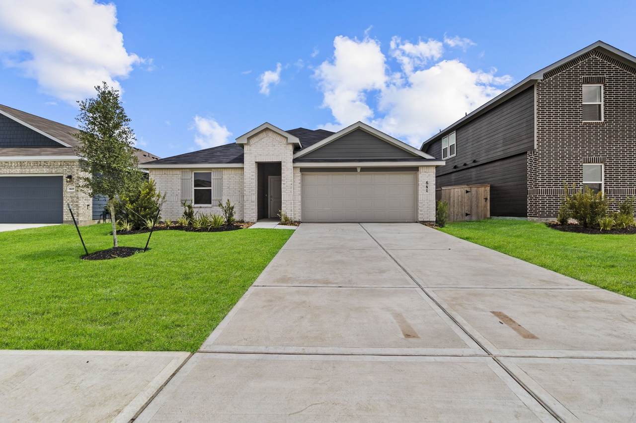 541 Wax Myrtle Way - Photo 1