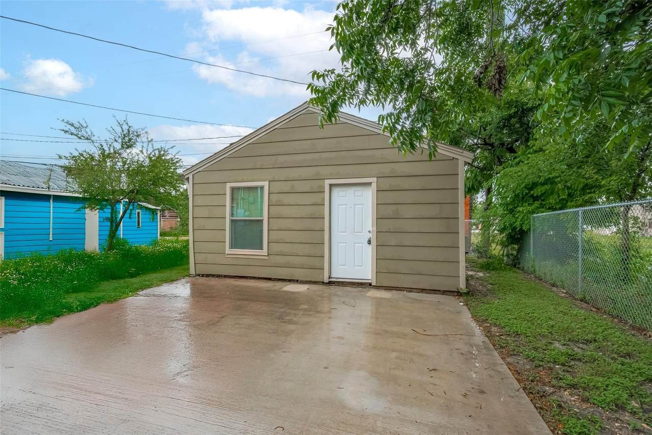 5118 Plum Drive - Photo 1