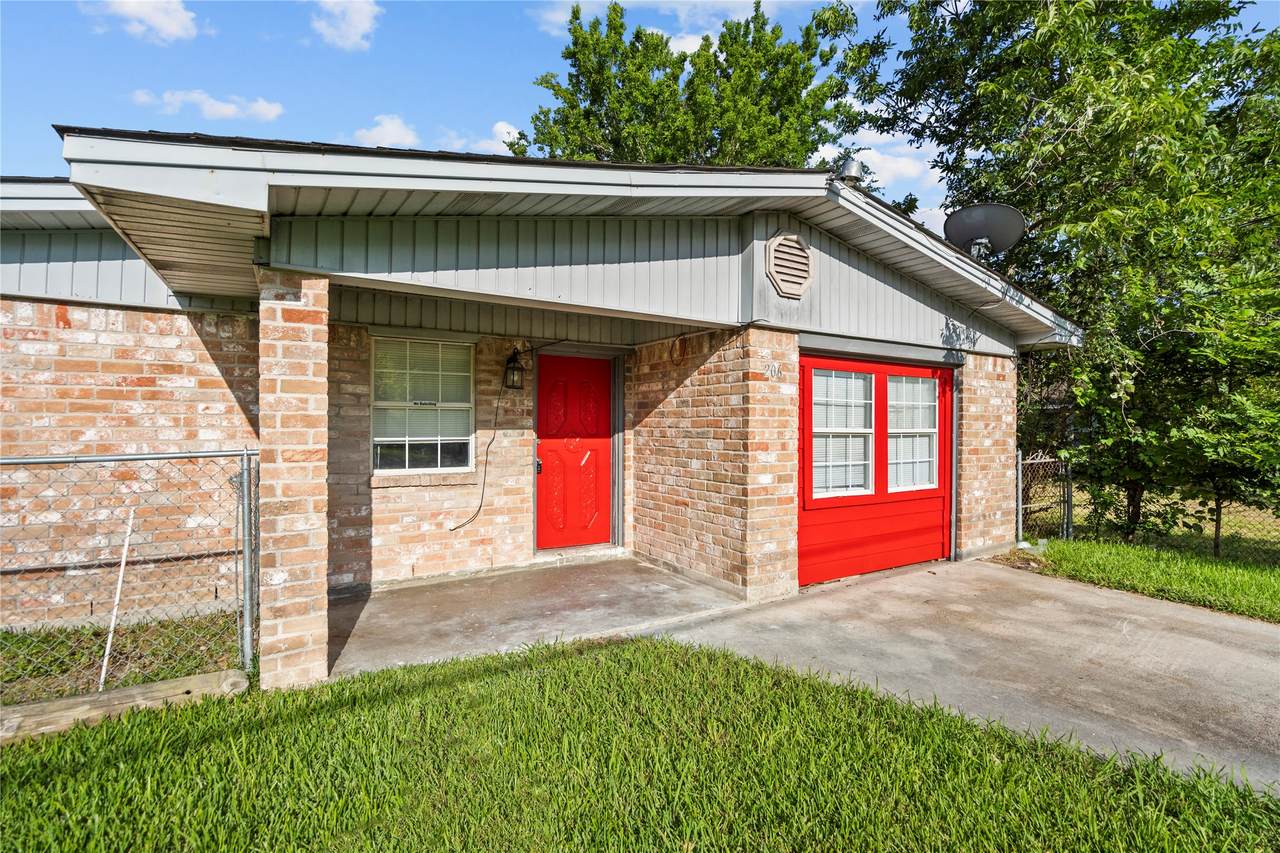 206 Texas Street - Photo 1
