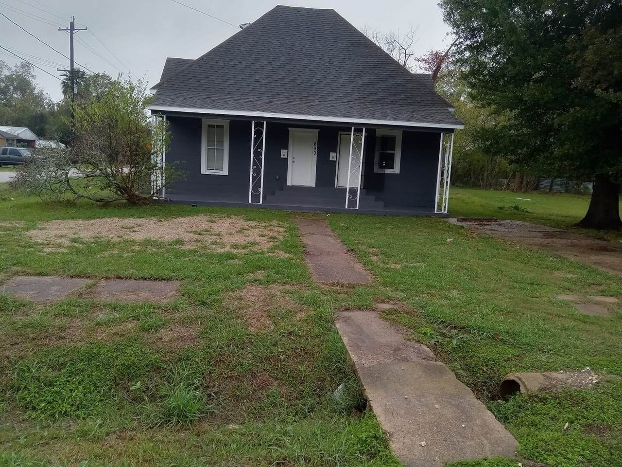 690 Avenue - Photo 1
