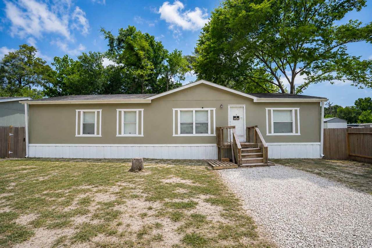 20511 Sabine Drive - Photo 1
