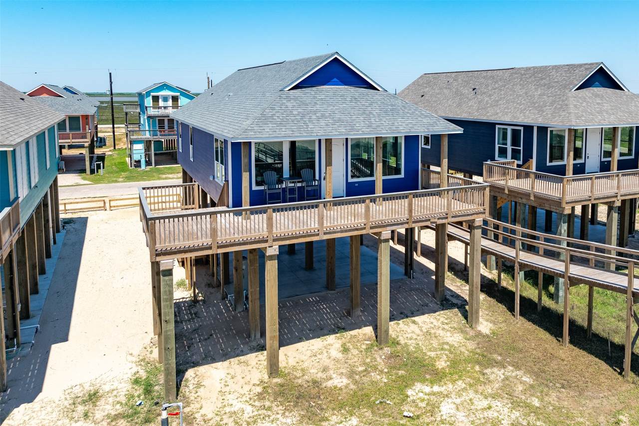 4831 Bluewater Drive - Photo 1