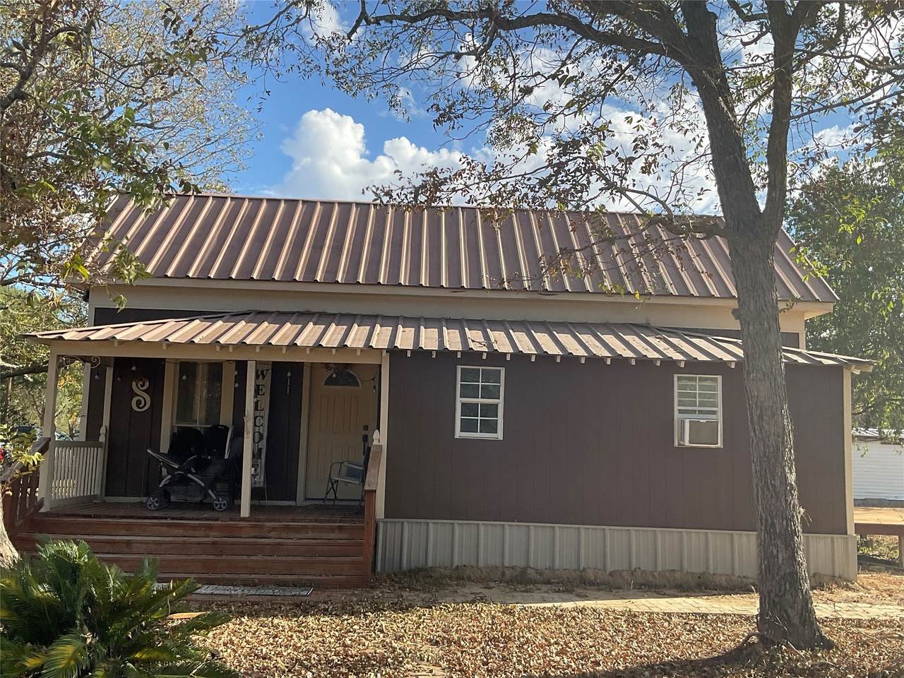 211 Martin Street - Photo 1