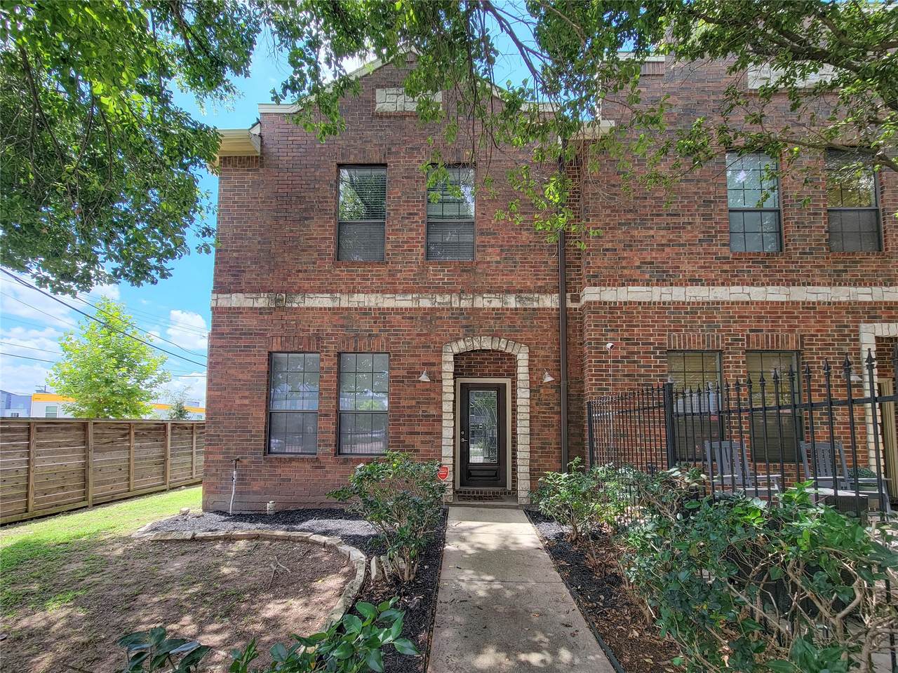 1414 Emancipation Avenue - Photo 1