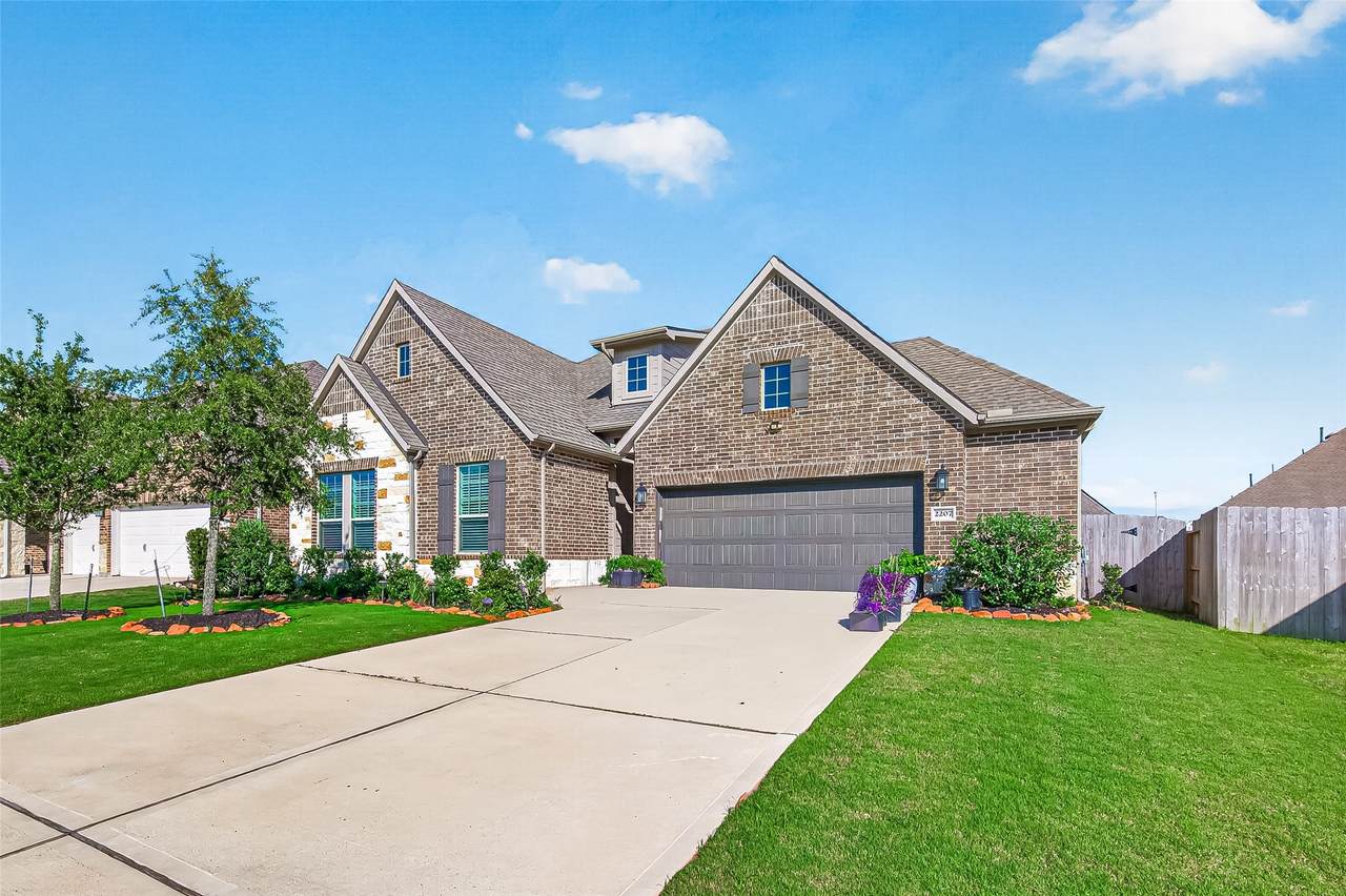 2207 Carrol Creek Drive - Photo 1