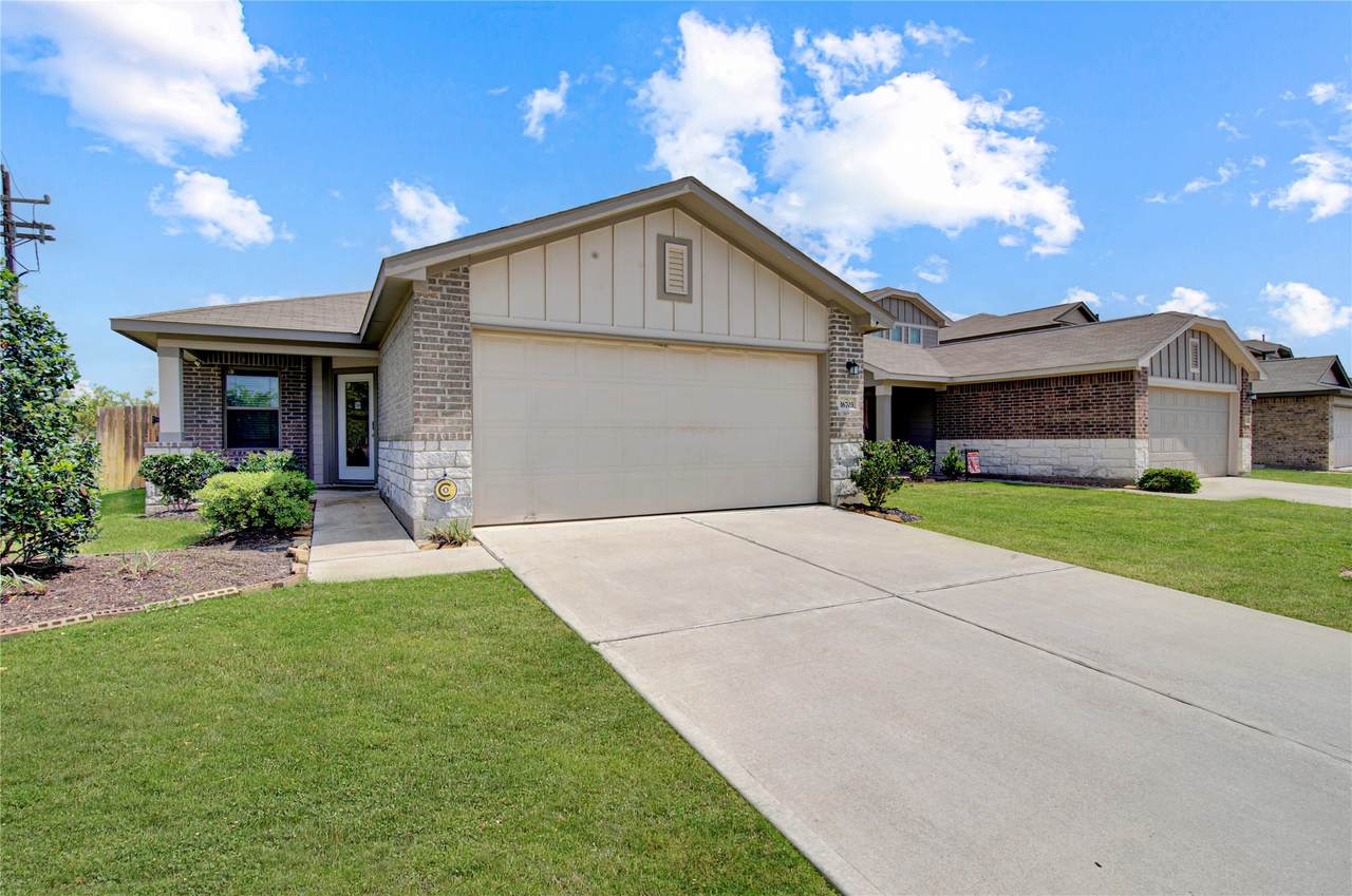 14032 Amelia Drive - Photo 1