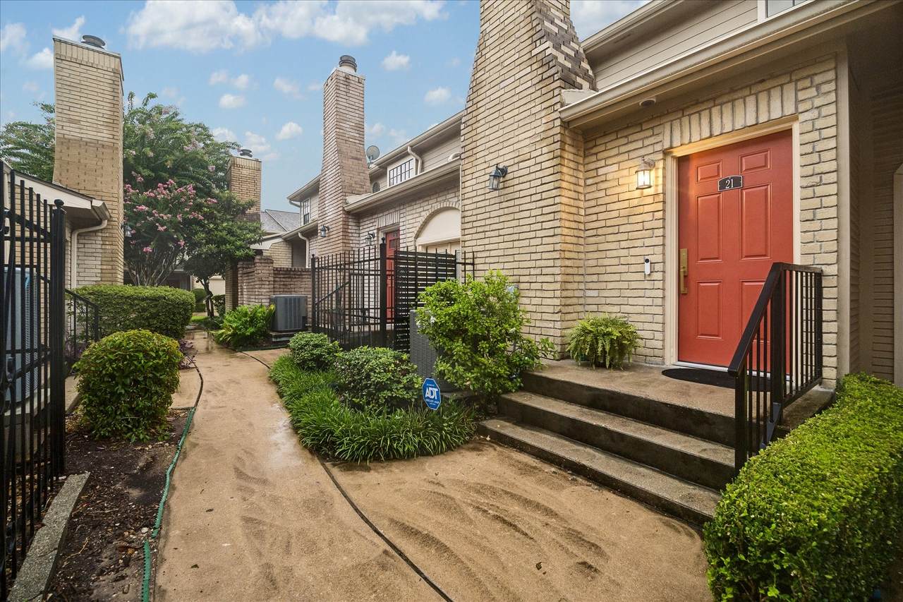 7350 Kirby Drive - Photo 1