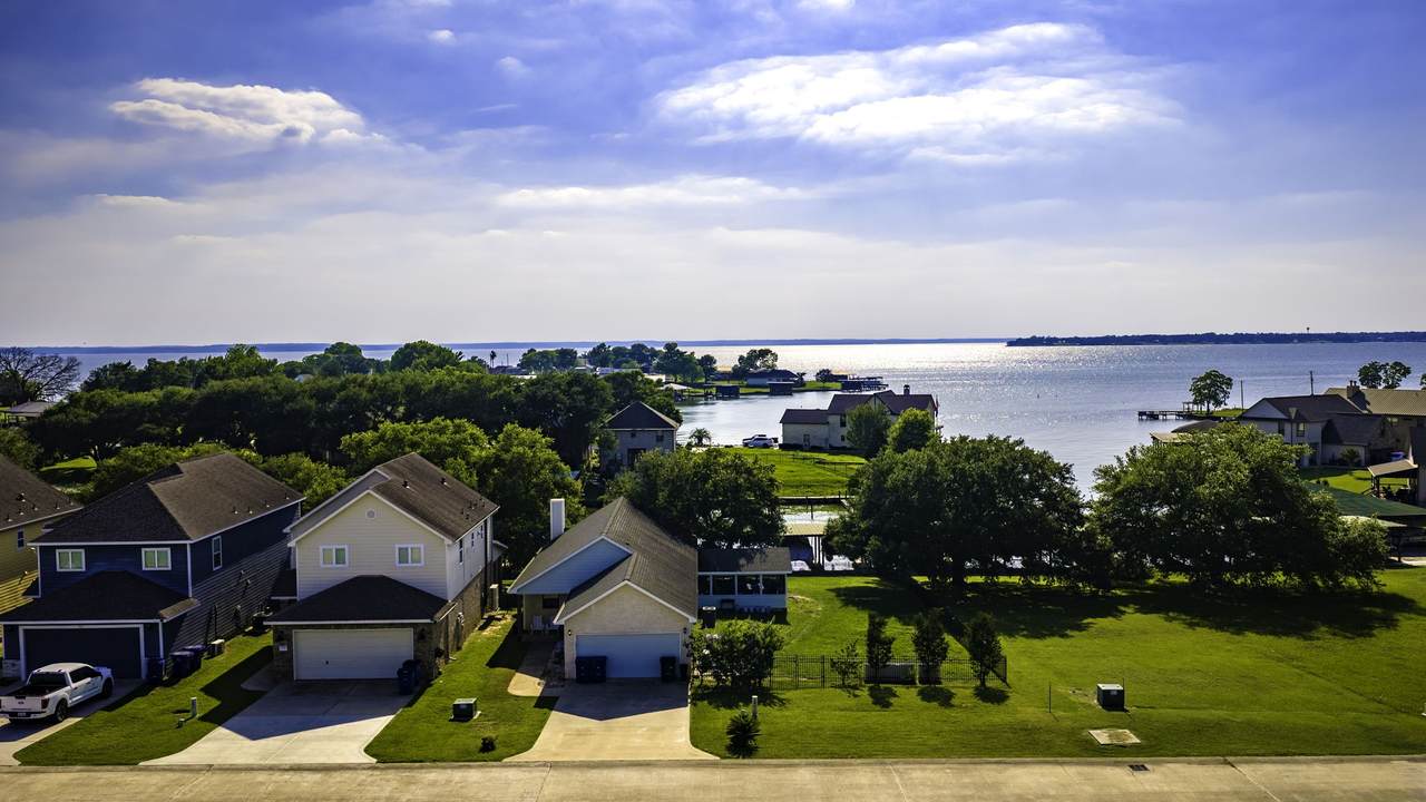 185 Bayview Lane - Photo 1