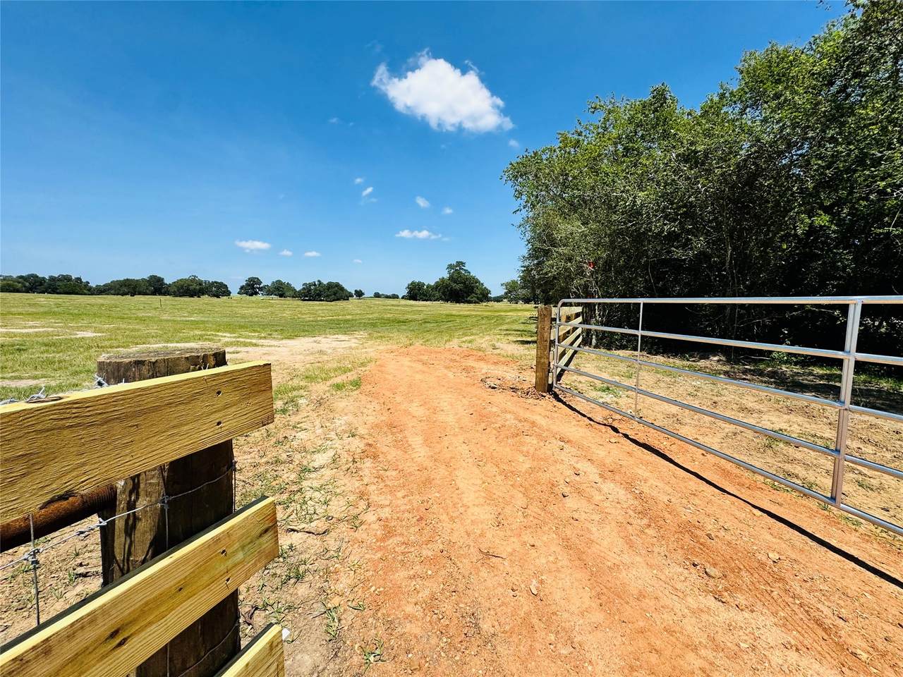 9821 Us Hwy 90 - Photo 1
