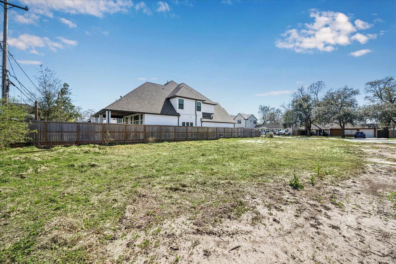 6626 Sivley Street - Photo 1