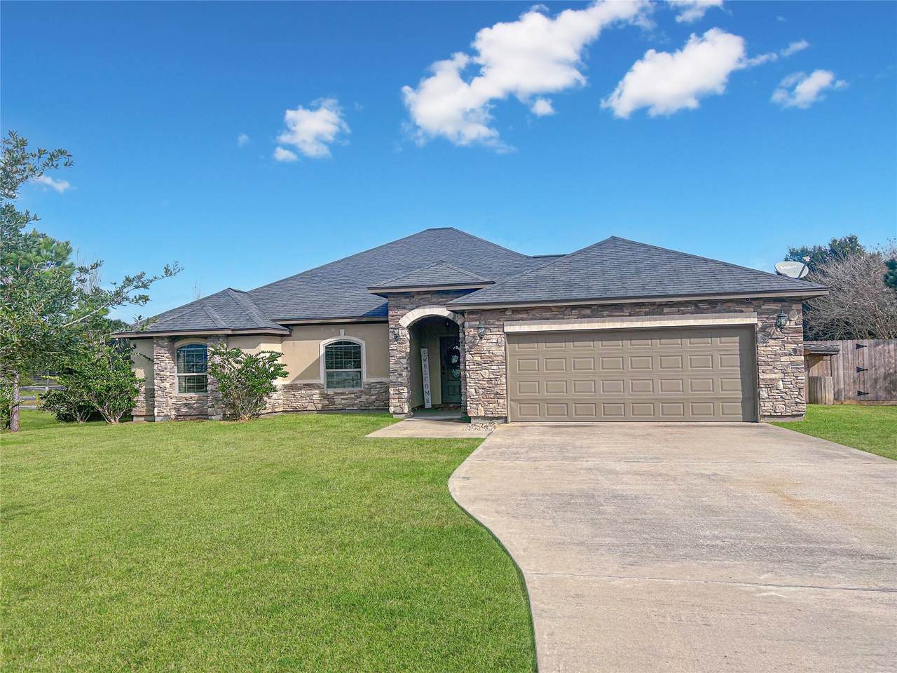 626 Sunset Trail - Photo 1