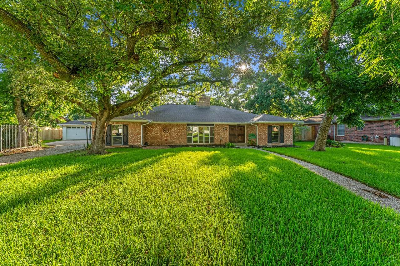 11 Whittier Drive - Photo 1