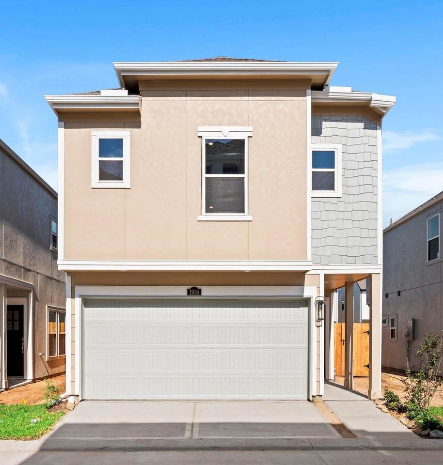 1916 Huntly Chase Drive - Photo 1