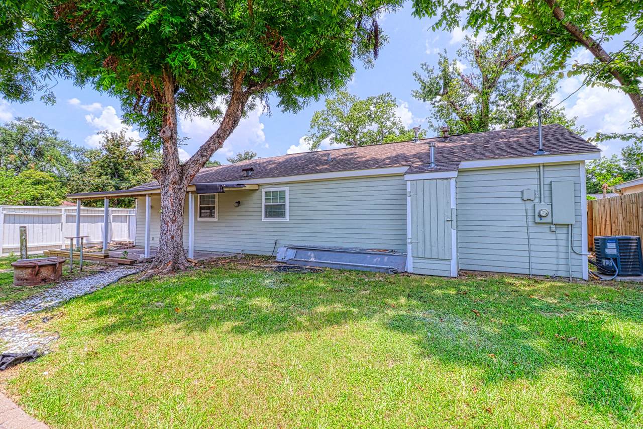 7557 Meadowview Drive - Photo 1