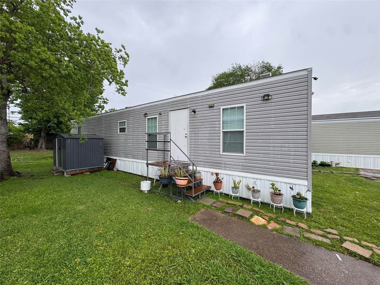 5100 Allen Genoa Road - Photo 1