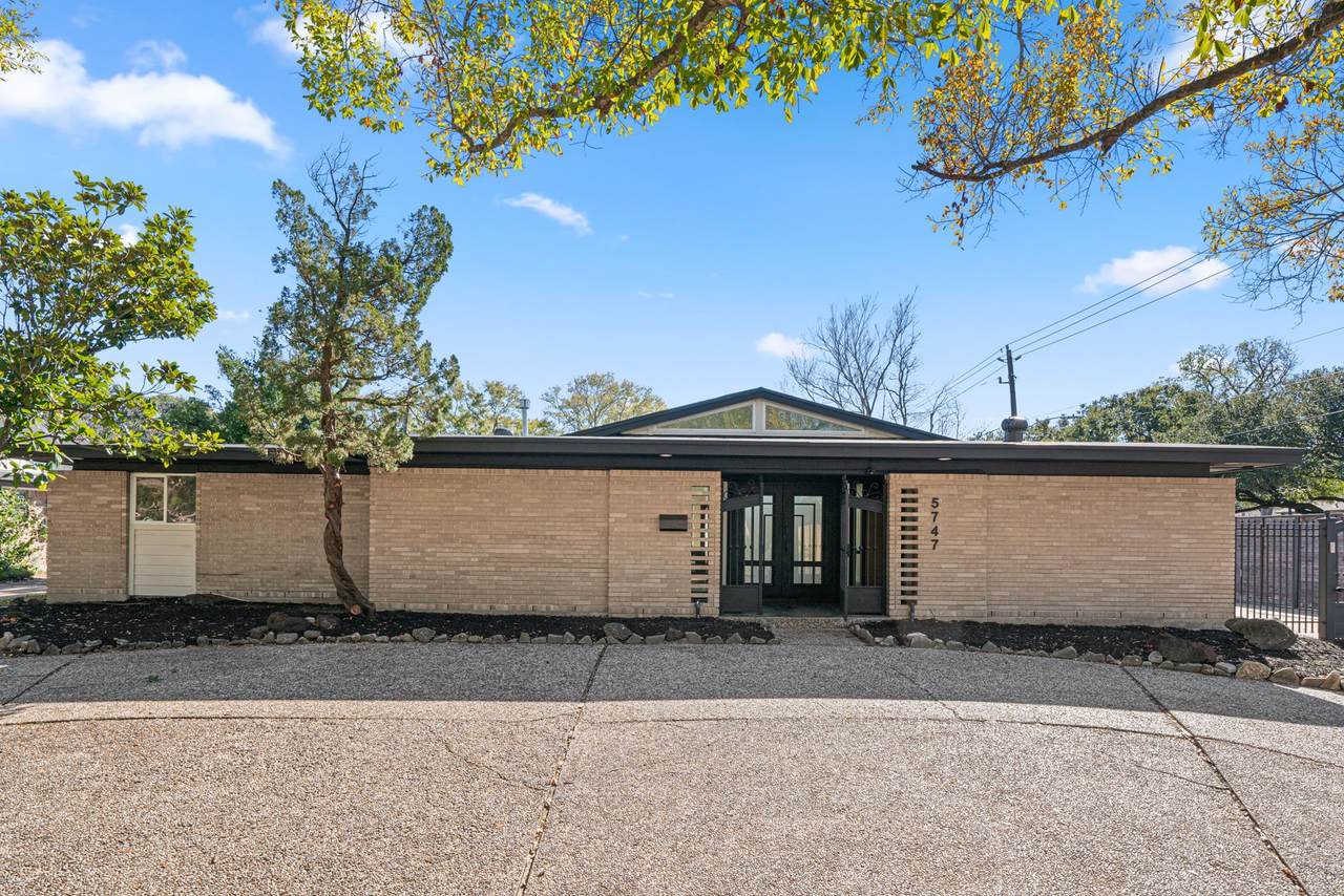 5747 Jackwood Street - Photo 1