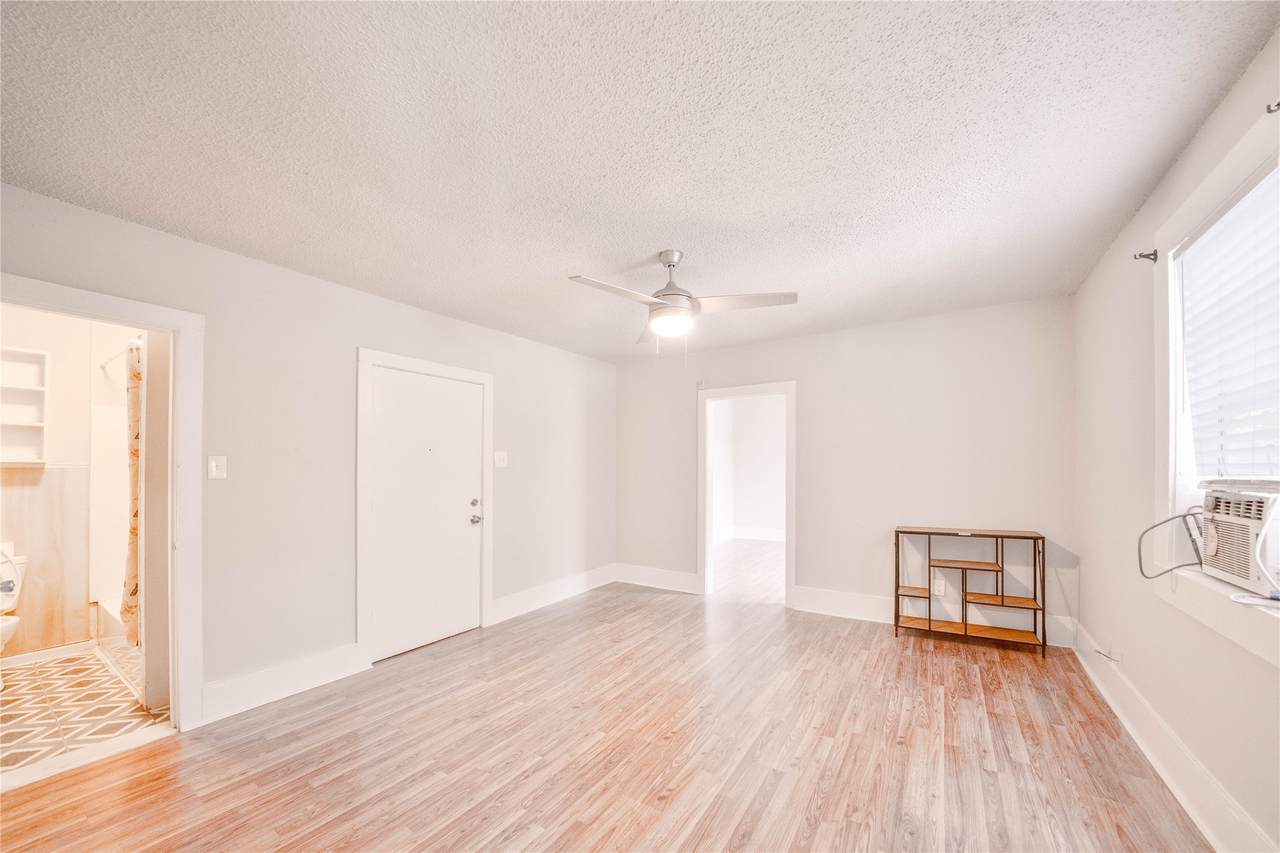 315 8th Avenue - Photo 1