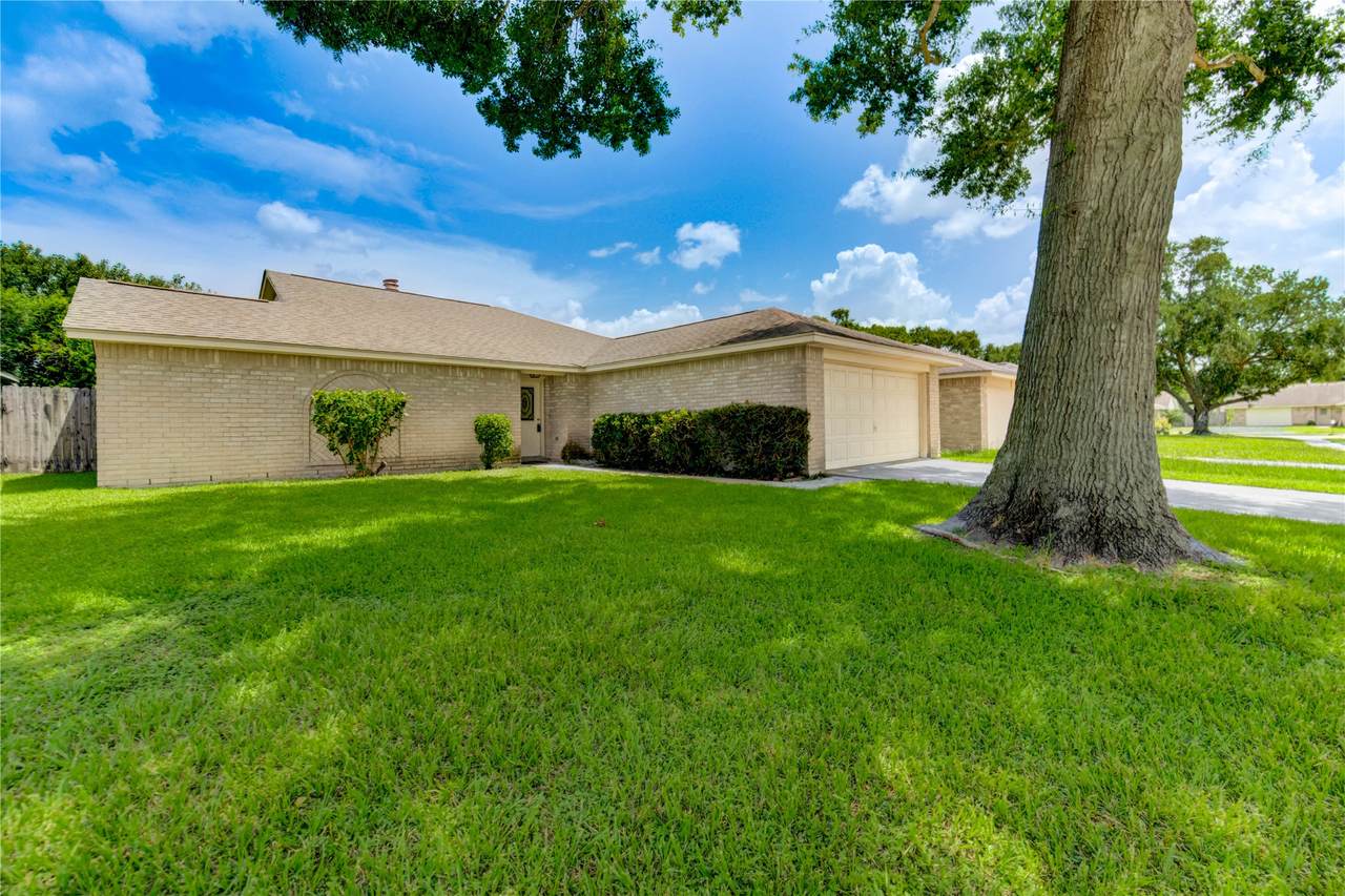 2710 Magnolia Court - Photo 1