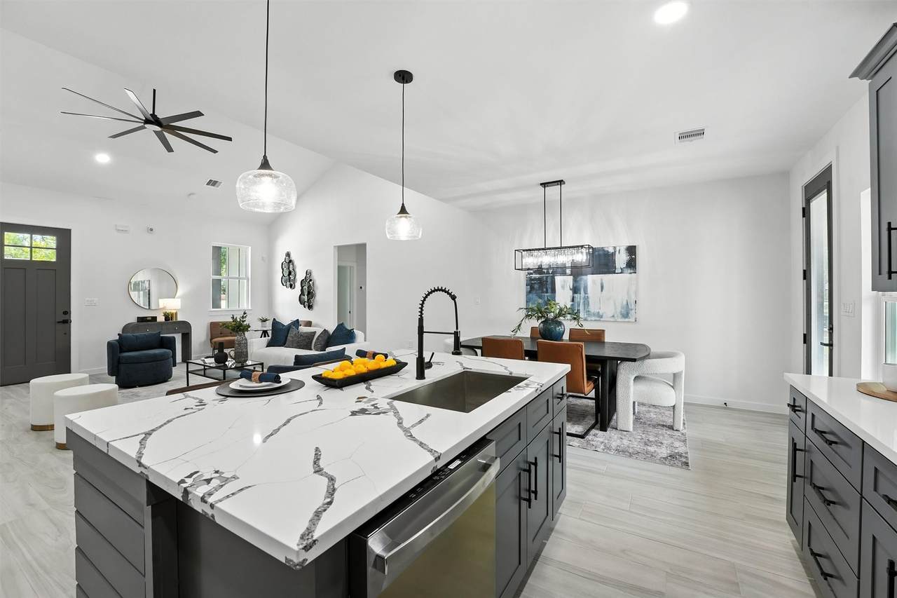 252 Davis Bend Road - Photo 1