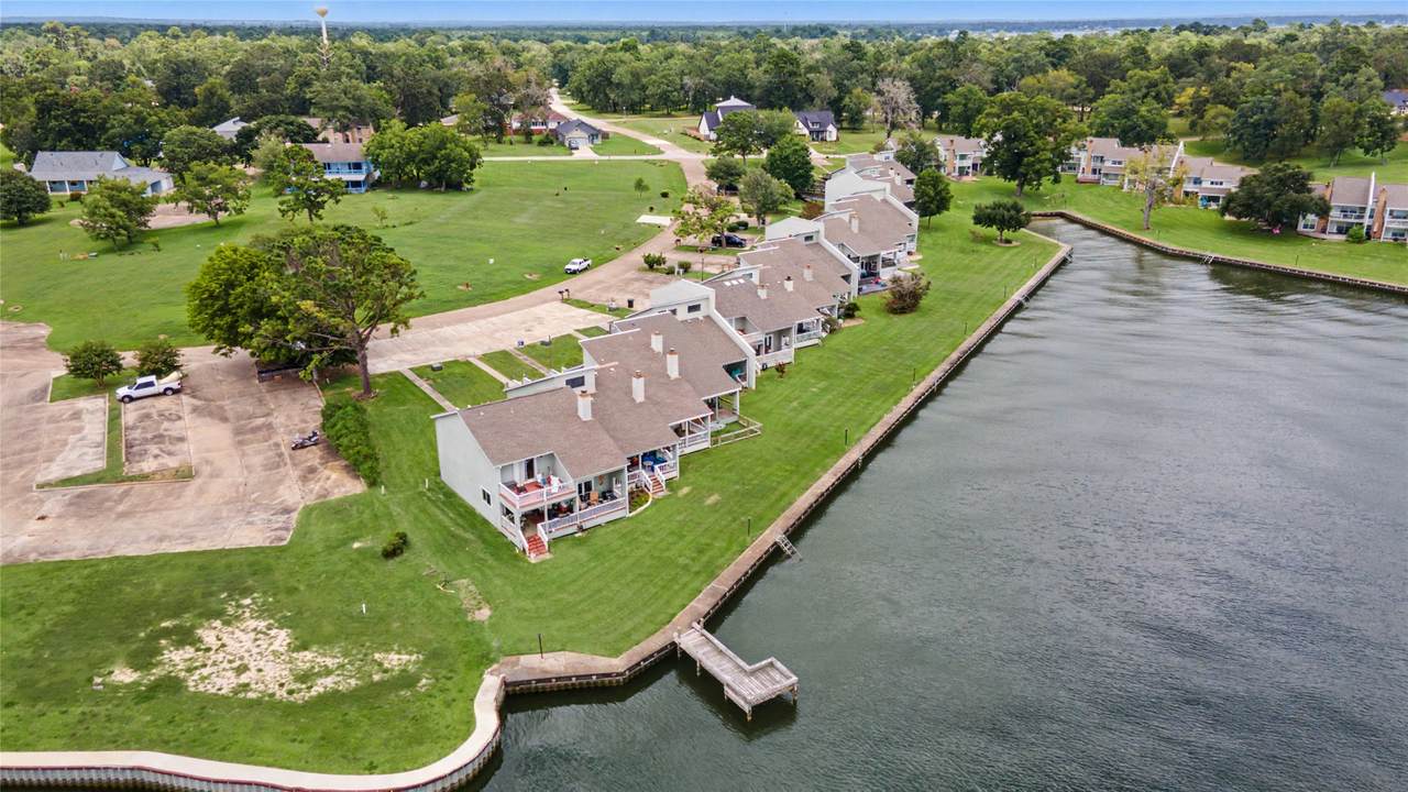 325 Carolcrest Lane - Photo 1