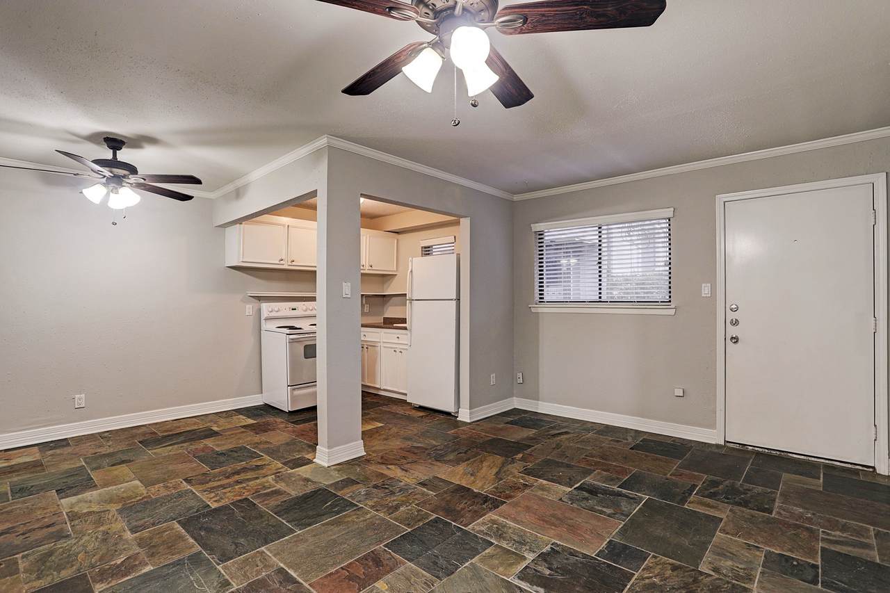 405 Hawthorne Street - Photo 1