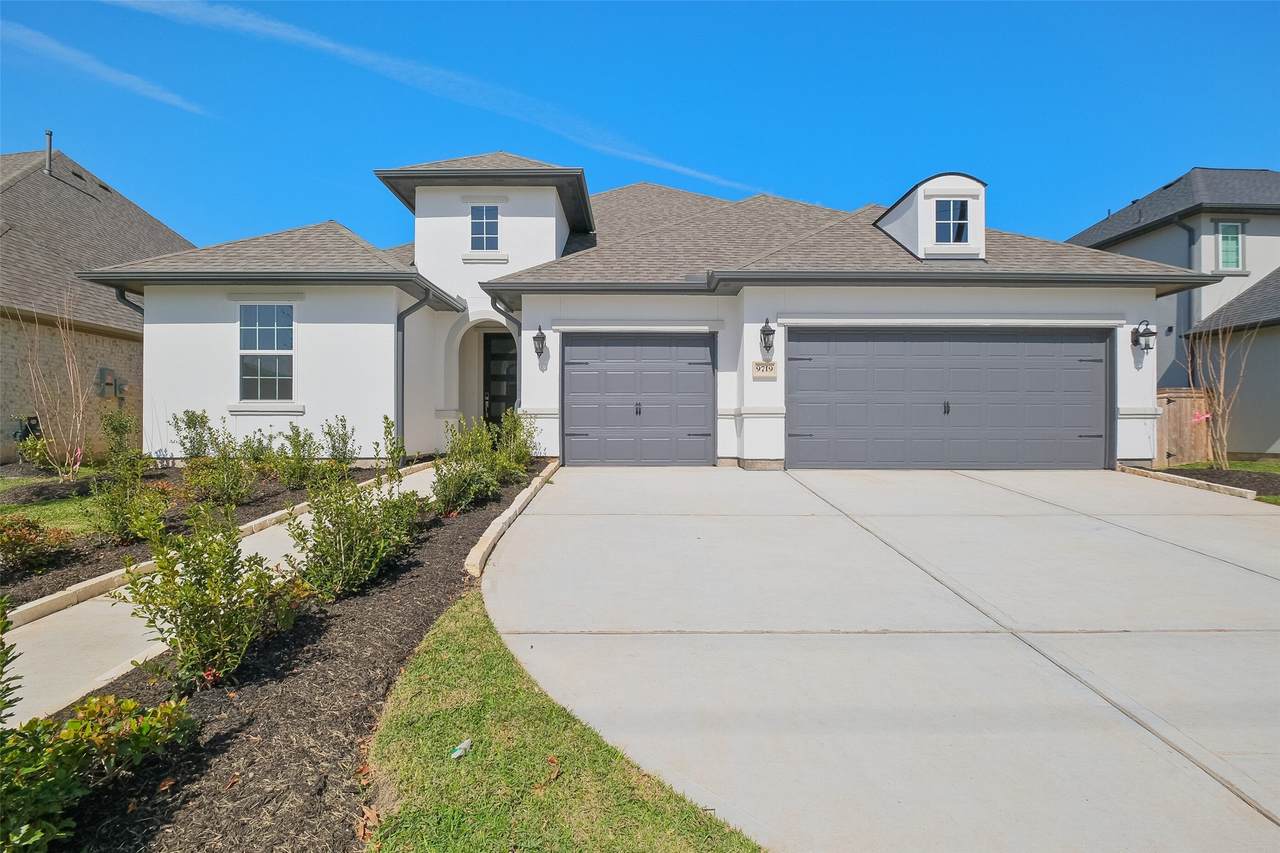 9719 Hunters Run Drive - Photo 1