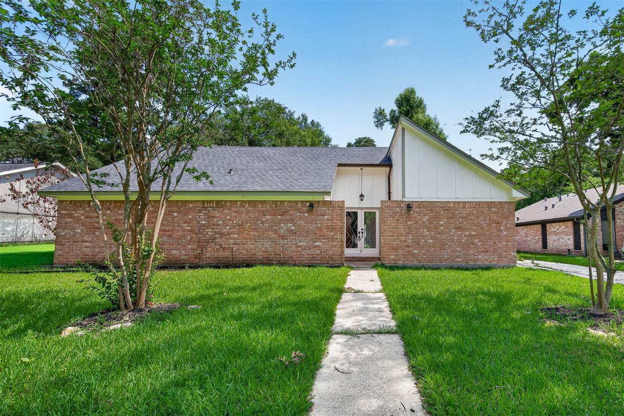 1834 Shadow Rock Drive - Photo 1