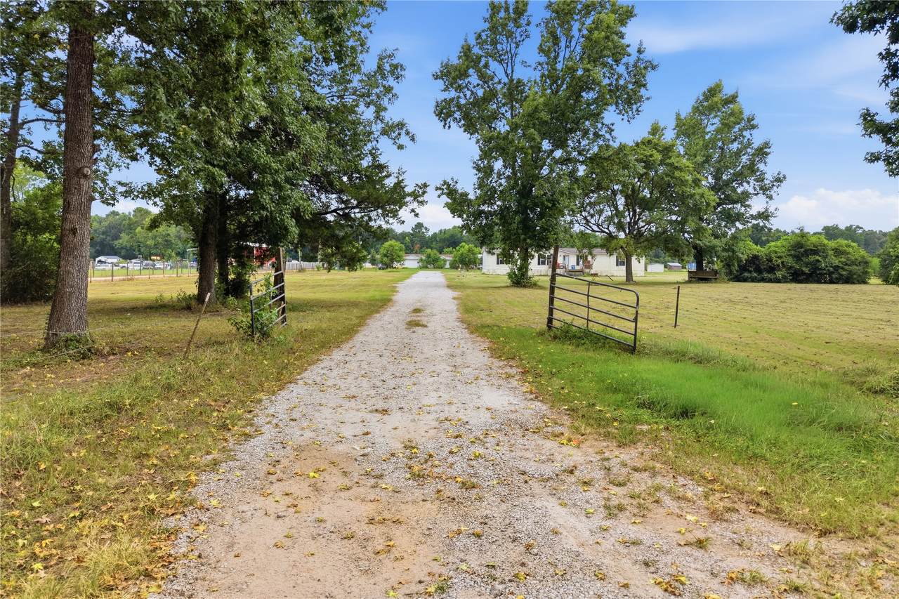 18492 Parker Road - Photo 1