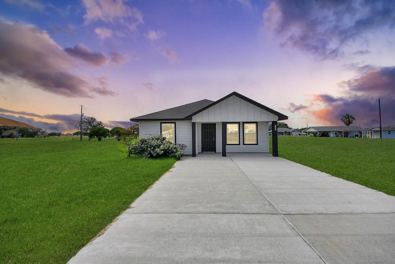 688 Swallow Drive - Photo 1