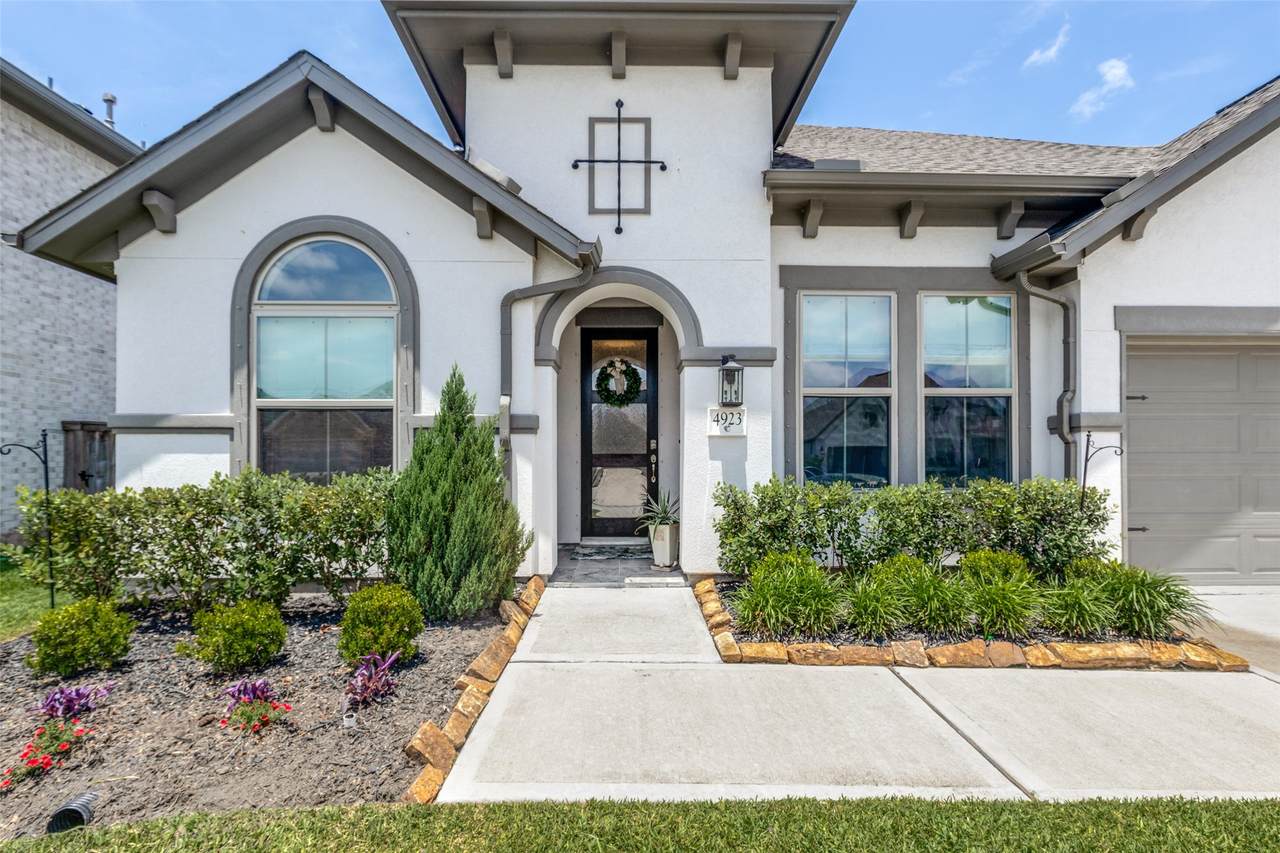 4923 Opal Sunset Court - Photo 1