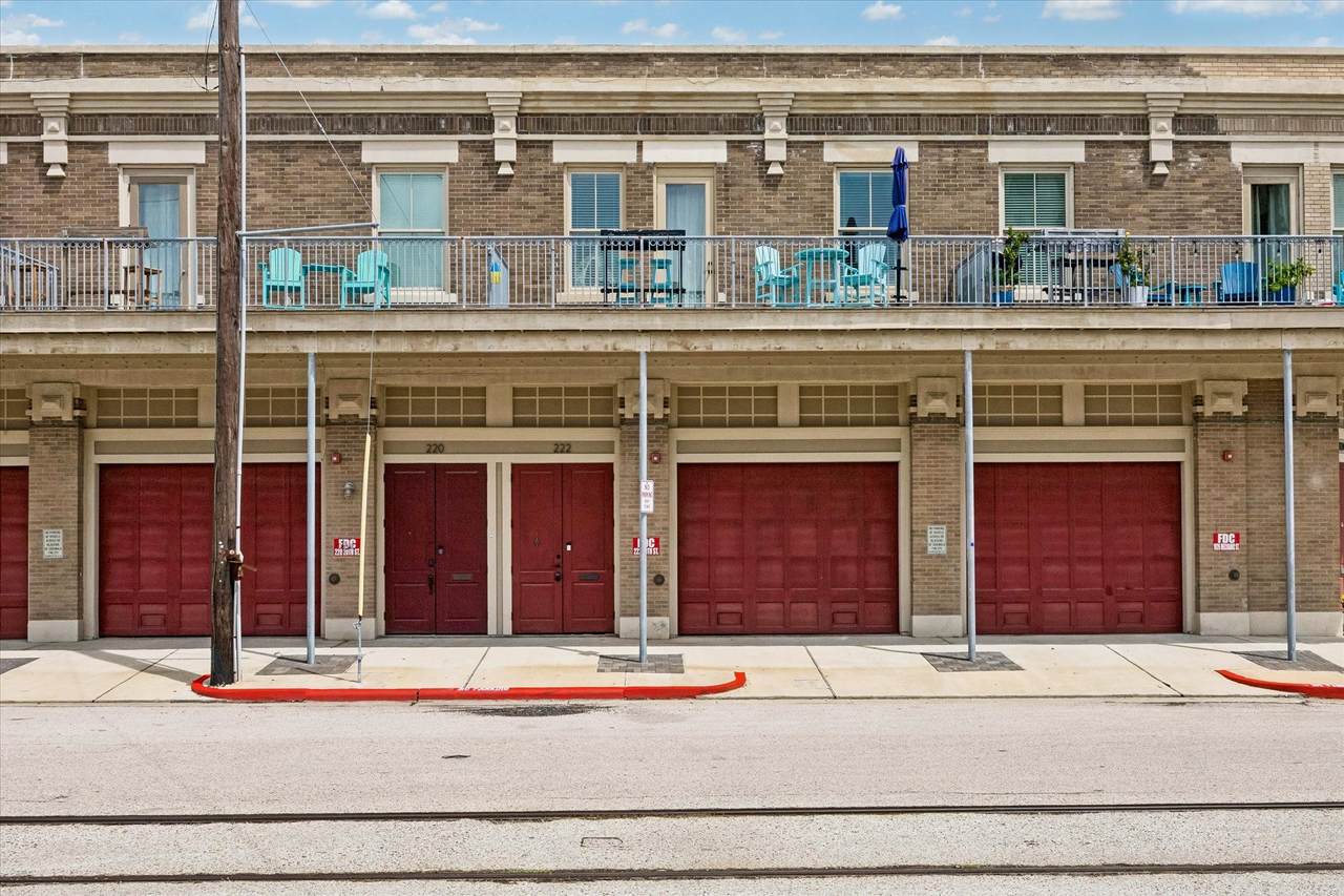 222 20th Street - Photo 1