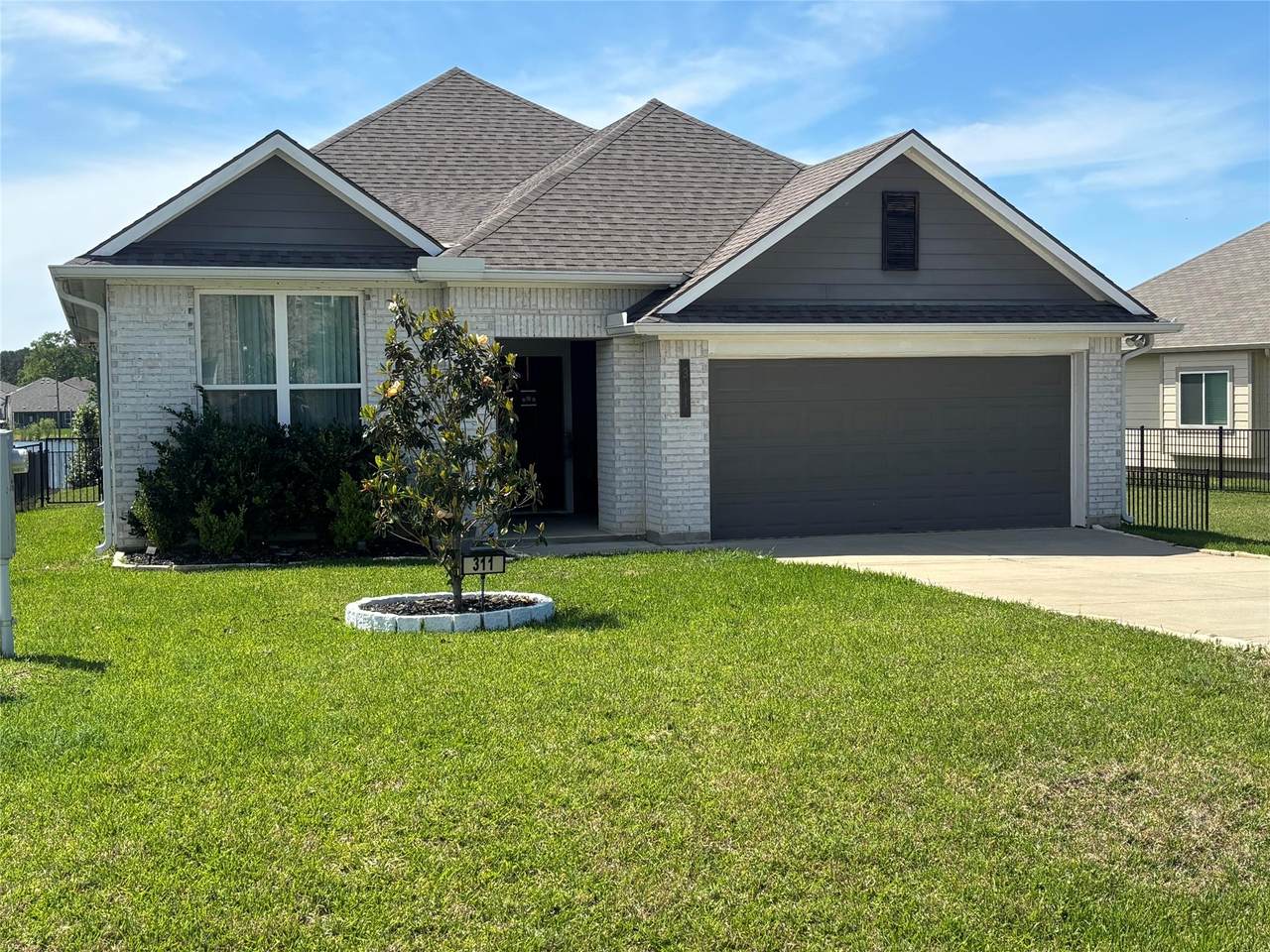 311 Shoreview Drive - Photo 1