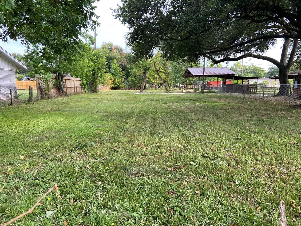 16202 Lee Way Drive - Photo 1