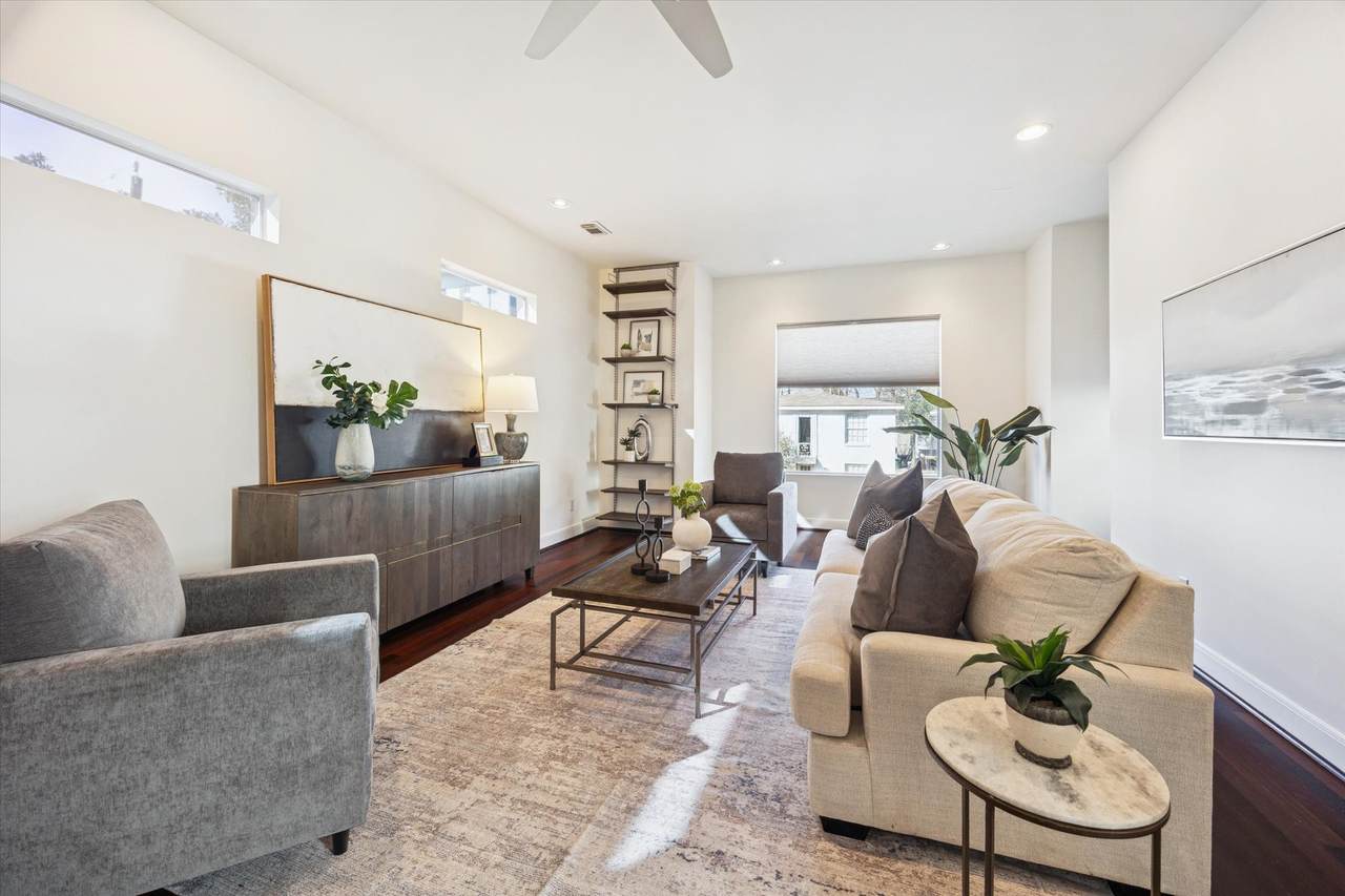 1821 Main Street - Photo 1