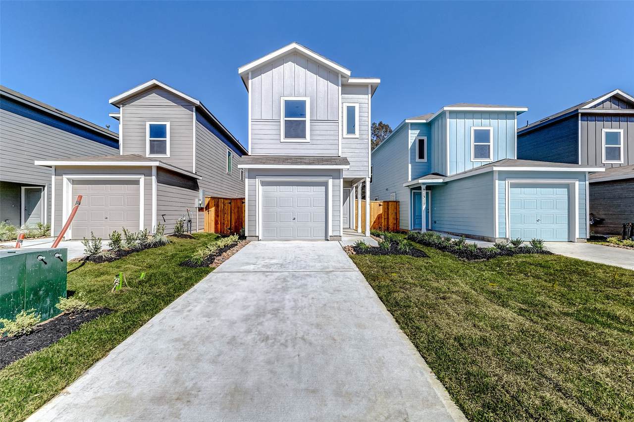 21438 Carosella Drive - Photo 1