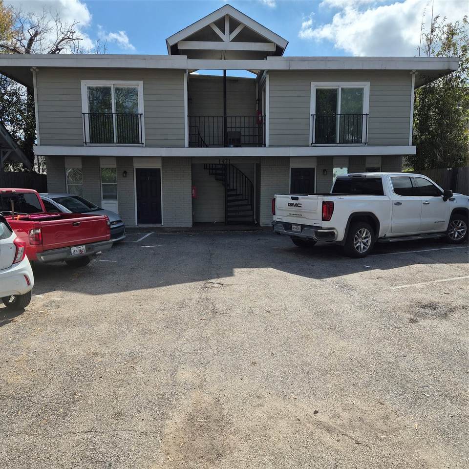 1421 Marshall Street - Photo 1