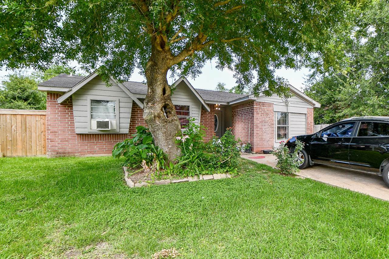 4911 Ridge Creek Drive - Photo 1