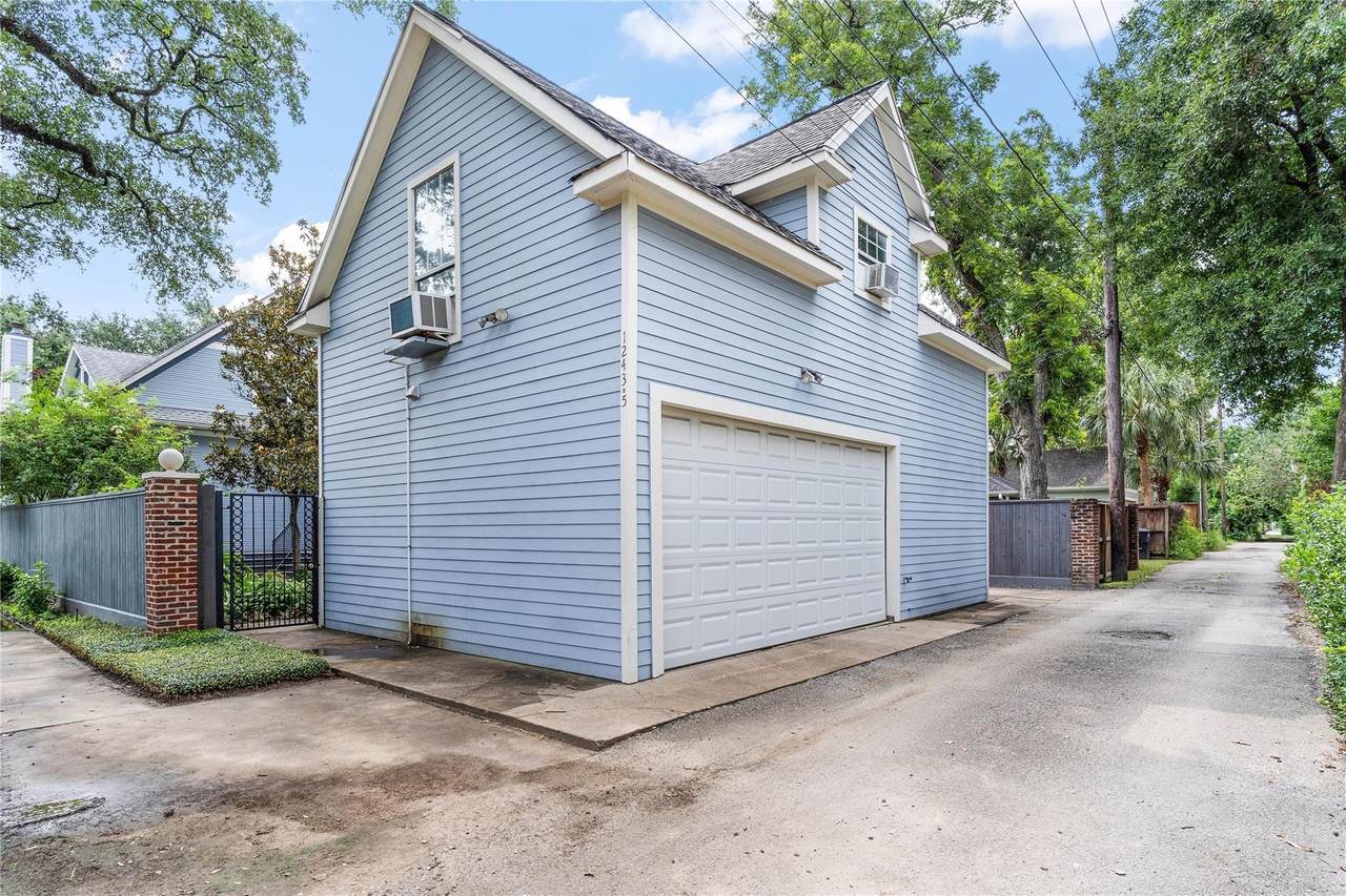 1243 1/2 Ashland Street - Photo 1