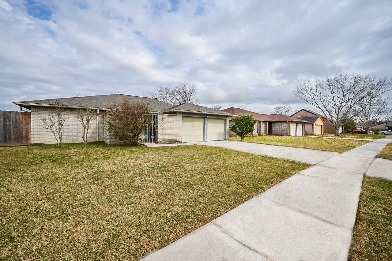 1114 Blue Diamond Drive - Photo 1