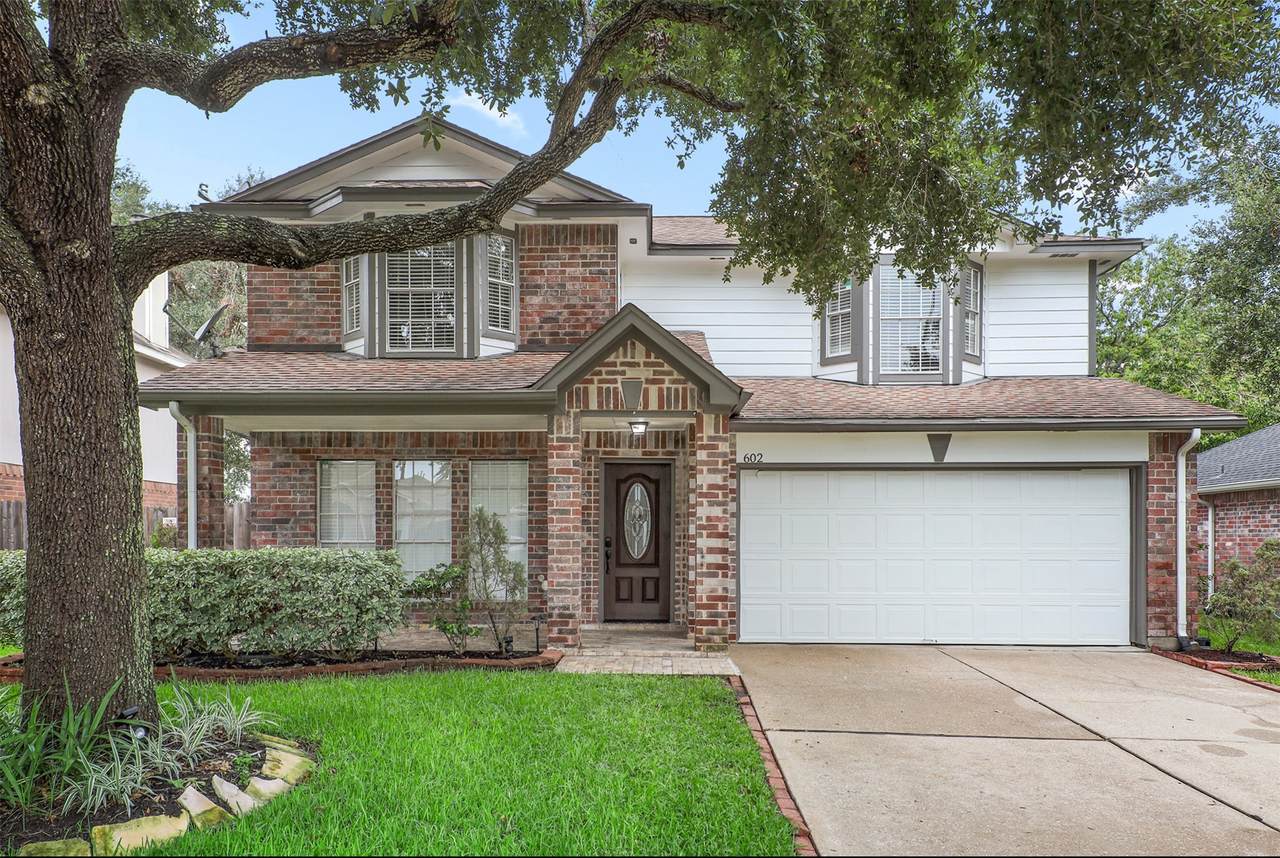 602 Oak Briar Drive - Photo 1