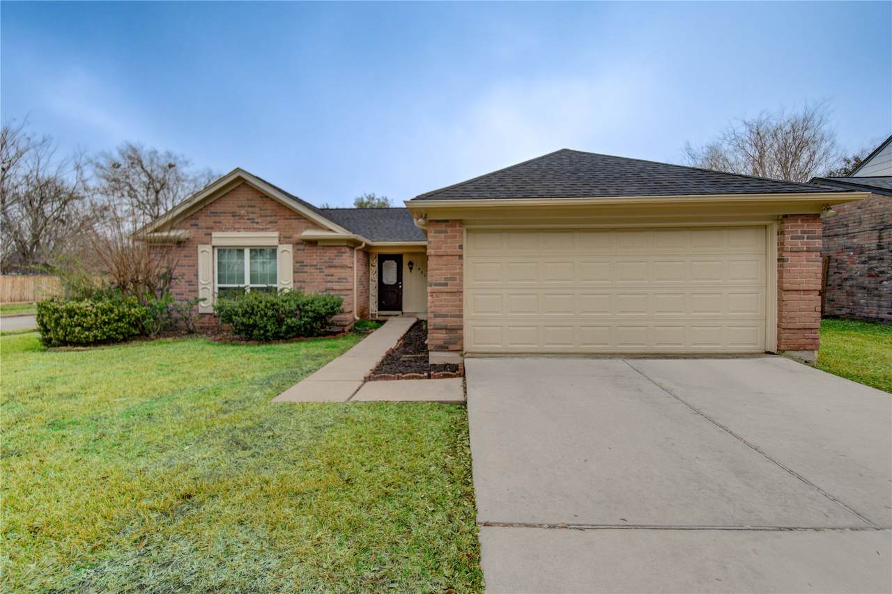 2927 Great Lakes Avenue - Photo 1